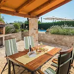 Villa Rustic Nonni With Outdoor Pool In Visnjan