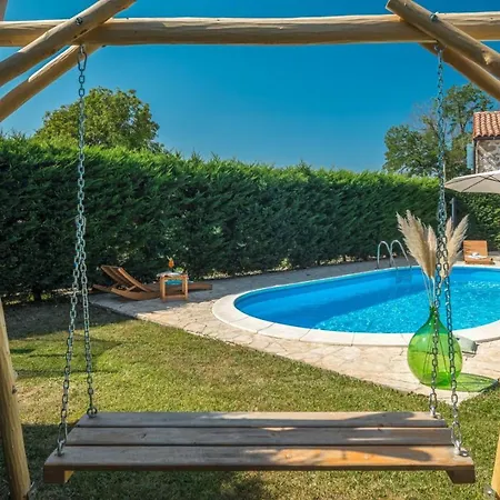 Rustic Nonni With Outdoor Pool In Visnjan