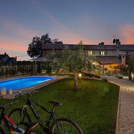 Villa Rustic Nonni With Outdoor Pool In Visnjan Prhati