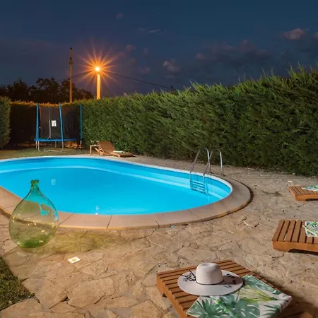 Vila Rustic Nonni With Outdoor Pool In Visnjan *