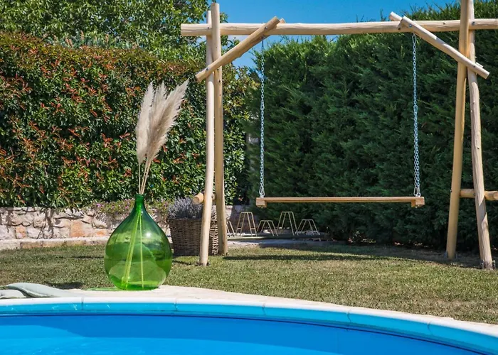Rustic Nonni With Outdoor Pool In Visnjan Villa *
